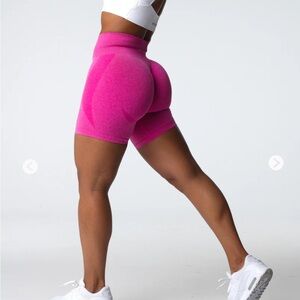 NVGTN Fuschia contour seamless in Medium